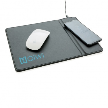 Logotrade Logogeschenke das Foto: Mousepad mit Wireless-5W-Charging Funktion