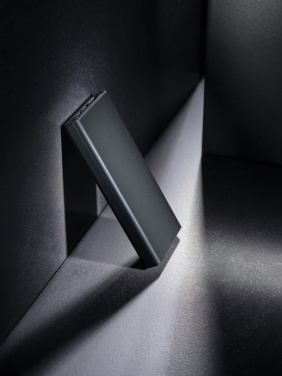 Logotrade Werbeartikel das Foto: Terra RCS recycelte 18W-Aluminium-Powerbank 10.000mAh