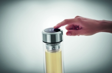 Logotrade werbemittel das Foto: Flasche 390ml mit LED Anzeige