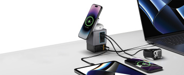 Logotrade Firmengeschenke das Foto: Urban Vitamin Sacramento 105W GaN Charger mit einz. Kabeln