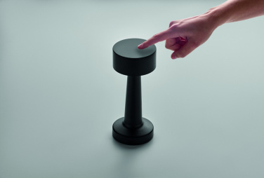 Logotrade Werbeartikel das Foto: USB-Tischlampe Metall