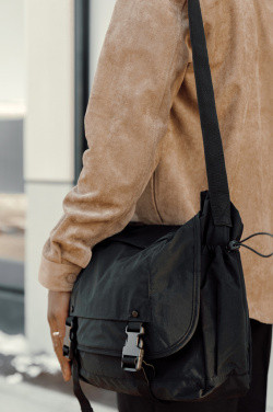 Logotrade Werbegeschenke das Foto: KENTO URBAN 15,6" Messenger aus RCS recyceltem Nylon