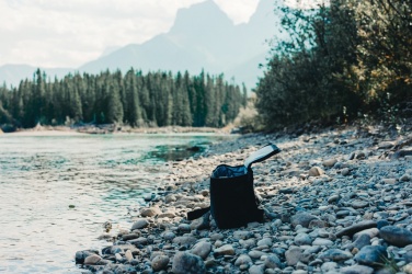 Logo trade promotional gifts picture of: Swiss Peak AWARE™ 1200D deluxe 8 can cooler bag