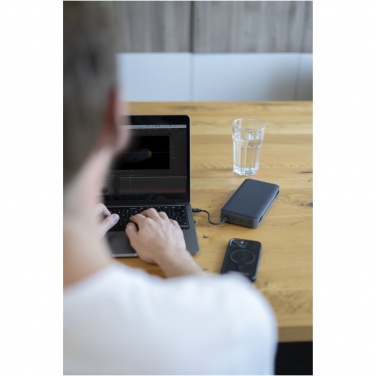 Logo trade reklaamkingi pilt: Xtorm XB403 Titan Ultra 27 000 mAh 200 W sülearvuti toitepank