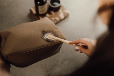 Logo trade reklaamkingituse pilt: VINGA Sloane tualett-tarvete kott RCS taaskasutatud polüester