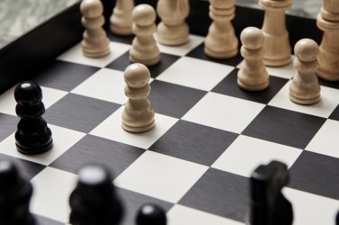 Logotrade meened pilt: VINGA Chess kohvilauamäng