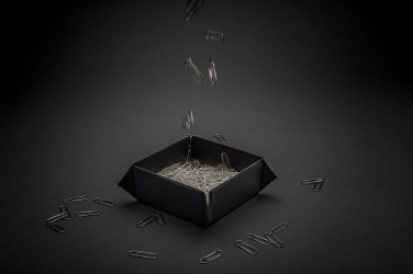 Logo trade reklaamkingitused foto: Swiss Peak RCS taaskasutatud PU-st kokkupandav magnetiline hoiualus