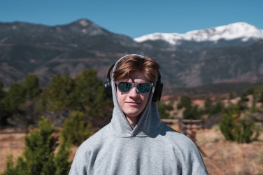 Logotrade ärikingituse foto: RCS taaskasutatud plastist Elite Kokkupandavad juhtmevabad kõrvaklapid