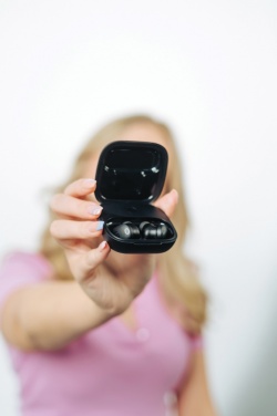 Logo trade reklaamkingitused foto: Lakewood RCS taaskasutatud ja parandatavad juhtmevabad kõrvaklapid