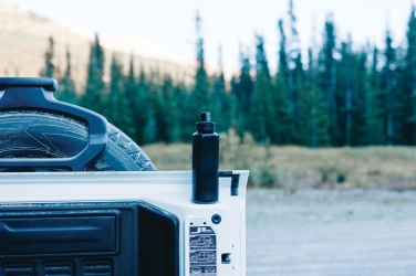 Logotrade reklaamkingituse foto: RCS sertifikaadiga taaskasutatud PP veepudel koos sangaga