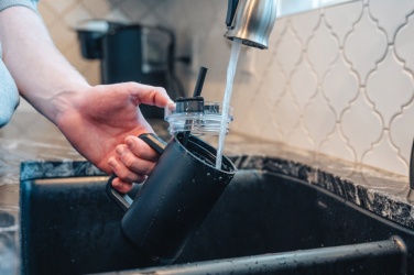 Logotrade ärikingi foto: Cube RCS sertifikaadiga taaskasutatud terasest kruus 800ml