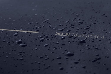 Logotrade firmakingituse foto: Bobby Bizzi vargusvastane seljakott ja kohver