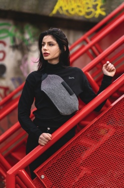 Logo trade reklaamkingituse pilt: Õlakott Urban Bumbag