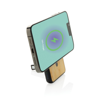 Logotrade meene foto: Zen RCS plastk 5000 mah 5W magnetiline bambusest akuank