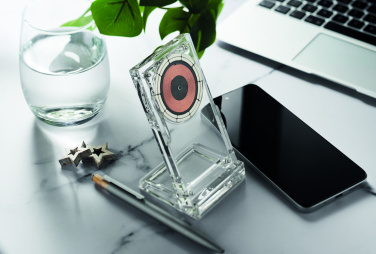 Logo trade firmakingi pilt: CRYL akrüülist juhtmevaba laadija 15W