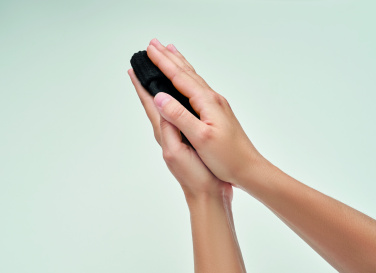 Logo trade ärikingitused foto: Kätesoojendaja kootud polüestrist taskus