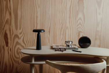 Logotrade reklaamtooted pilt: VINGA Avery RCS laualamp