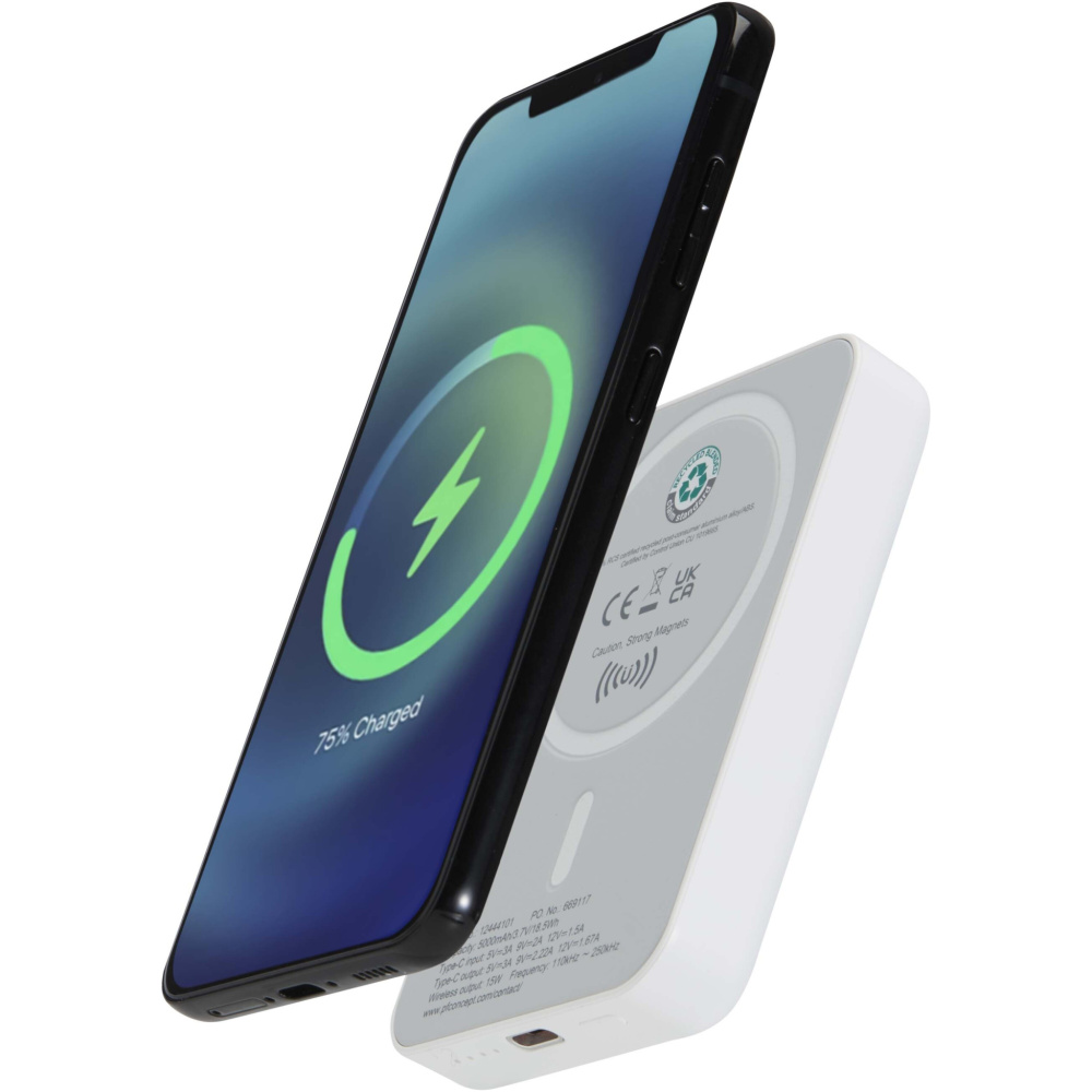 Logotrade reklaamkingituse foto: Acrab 5000 mAh 15W magnetiline juhtmevaba varupatarei koos 20W PD-ga - valmistatud taaskasutatud plastist