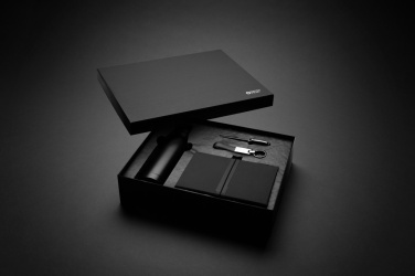 Logotrade firmakingituse foto: Swiss Peak RCS luksuslik kinkekomplekt veepudeliga