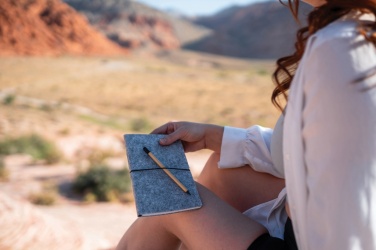 Logo trade mainoslahja ja liikelahja tuotekuva: Bambuinen infinitykynä kumilla