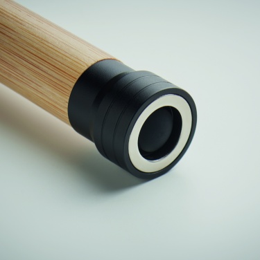 Logotrade mainostuotet kuva: 3 in 1 bambu taskulamppu, jossa on hätävasara ja turvavyöleikkuri mukautettavalla painatuksella