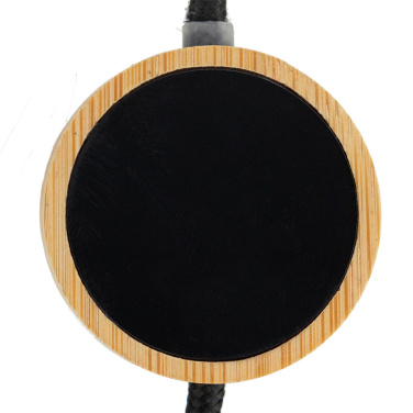 Logotrade liikelahjat mainoslahjat tuotekuva: 4in1 pitkä puinen kaapeli, jossa korostettu logo kaiverrukseen