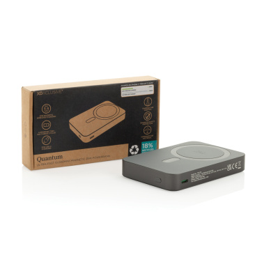 Logo trade mainoslahja ja liikelahja tuotekuva: Quantum ultra-nopea 10 000 mAh magneettinen 25 W powerbank.