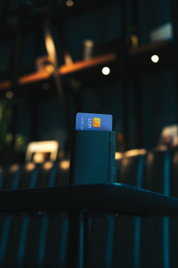 Logotrade logo dāvanas foto: Seekcard RCS rpoliestera karšu maciņš ar atrašanās vietu visā pasaulē