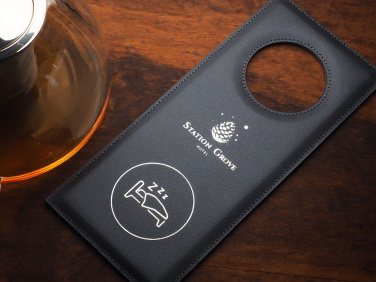 Логотрейд pекламные подарки картинка: Информационная бирка на дверь в гостинице 1960319