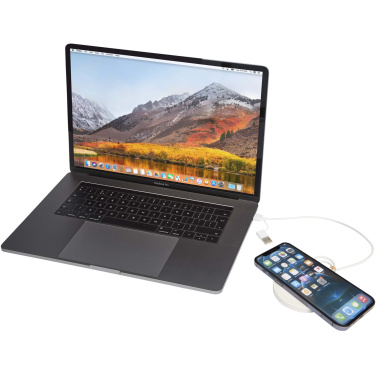 Логотрейд pекламные подарки картинка: Freal беспроводное зарядное устройство из переработанной пластмассы мощностью 15 Вт