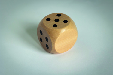 Логотрейд pекламные продукты картинка: Schima wooden dice 5cm dia