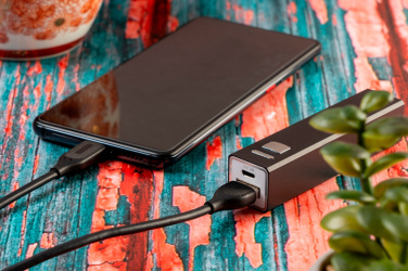 Logotrade presentreklam bild: Powerbank i metall PORT HOPE 2200mAh