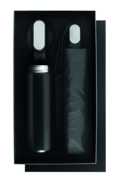 Logotrade profilprodukter bild: Paraply + flaska presentset